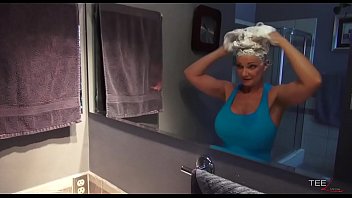 Deauxma’s Sudsy Shampoo And A Mind-blowing Finish