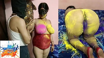 गर्म सास की रसीली चूचियों से होली का मजा लिया
