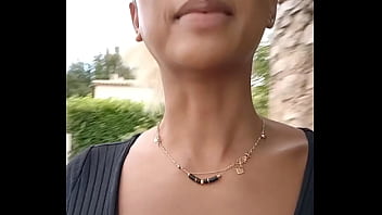 Étudiant Téméraire Défonce En Public Une Fille En Levrette