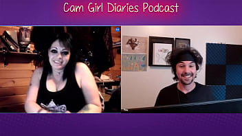 Sizzling Cam Queen Lushious Leesha Hosts A Steamy Live Show