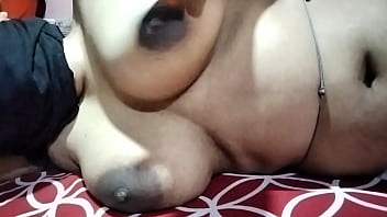 Sizzling Mallu Bhabhi’s Wild Desires Unleashed