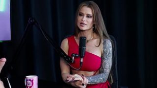 Uma Ex-policial Militar, Agora Advogada, Que Tem Como Fetiche Fazer Clientes Pagarem Todas As Suas Contas – Tati Weg (sheer/red)