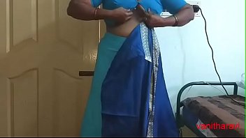 Sultry Desi Aunty From Kerala Sheds Her Saree, Flaunts Her Luscious Curves And Smooth Shaven Pussy For A Steamy Pre-party Video