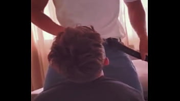 Una Tarde De Películas Con Mi Vecino Se Convierte En Una Sesión Salvaje De Sexo Gay Después De Netflix.