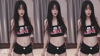 Vũ điệu Quyến Rũ Của Em Gái Trung Quốc Với Thân Hình Nóng Bỏng