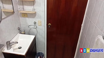 Morra Le Confiesa A Su Tío Que Su Esposa Se La Está Dando Duro Con El Vecino, Y La Infidelidad Se Convierte En Una Tremenda Cogida En Familia