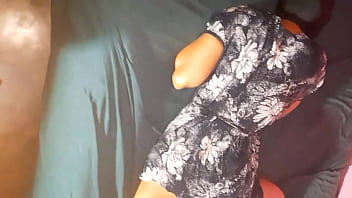 Una Flaca Excepcional Recibe Una Cogida Salvaje En Un Anal Que Se Extiende Sin Parar