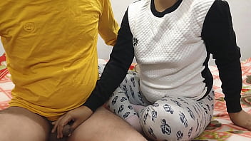 Naughty 18-year-old Teen Girlfriend Gets Pounded In Raw Homemade Fuck