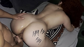 Transando Com Uma Ruiva Fogosa E Safada Até Gozar No Cuzinho Dela