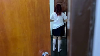 Mi Padrastro Pervertido Se Aprovecha De Mi Inocencia Cuando Estamos Solos En Casa