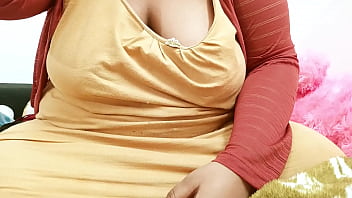 Curvy Bengali Bhabhi With Luscious Melons