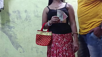 गांव से आई नई लड़की को नौकर ने बिस्तर पर लिटाकर चोदा