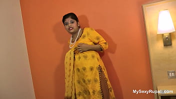 Sultry Indian Temptress Rupali Will Make You Beg For More