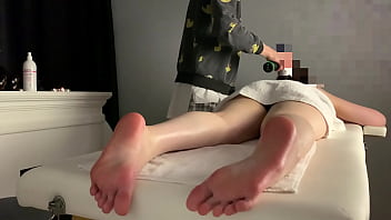 Нежный массаж для голой кошечки