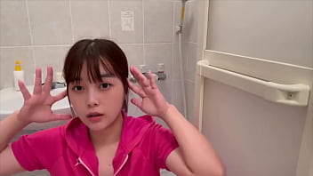 大人しい女子大生が学校帰りに家で発情、家中のあらゆる場所でオナニーに耽るエロス溢れる日常