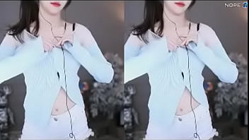 Korean Babe’s First Time