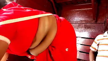 Village Temptress Flaunts Her Side Boobs In A Sultry Bhojpuri Affair