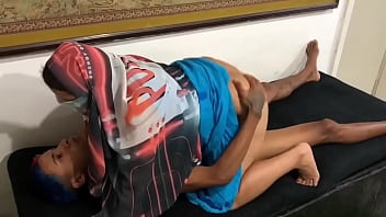 मस्त देसी बेटे का जवान जिस्म