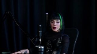 A Putinha Safada Da Carol Rhcp: Investindo Em Pornô, Levando Tora Na Diretoria E Perdendo O Cabaço Na Cama Da Mãe