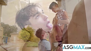 Avery Jones And Kai Locks’ Steamy Outdoor Twink Tryst