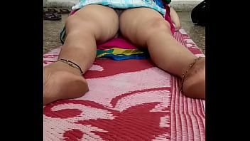 Desi Aunty’s Sensual Massage