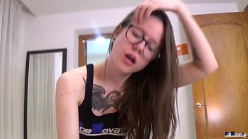 Freaky Teen Debut: Victor Bloom’s Global Pornovatas