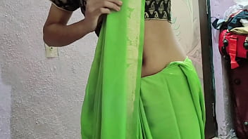 गर्म देसी भाभी की तड़पती चूत ने मुझसे कहा – जल्दी से चोदो, आग लगी हुई है अंदर