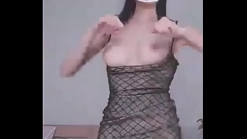 Novinha Koreana Se Exibindo Sozinha E Provocante