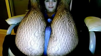 Hot Little Slut Gets Herself Off Live For The Camera