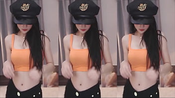 Cô Gái Trung Hoa Quyến Rũ Tung Bay Mái Tóc Trong điệu Nhảy Nóng Bỏng