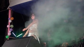 रंगीन पार्टी में मचाती है भाभी अपने डांस से तहलका