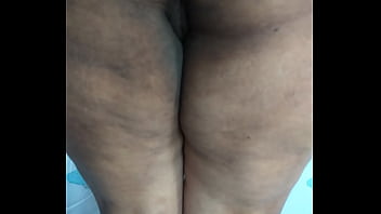 Sonam’s Sultry Seduction: An Indian Beauty’s Allure