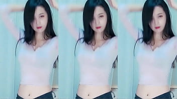 Cô Gái Trung Quốc Thoát Hiểm Trên Mái Nhà đầy Lửa Cuồng